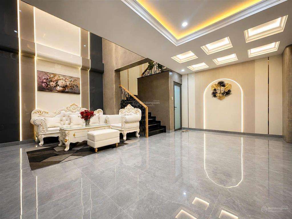 Bán căn villa tân bình, 5 tầng xây mới, gần metro 2, ô tô ngủ trong nhà