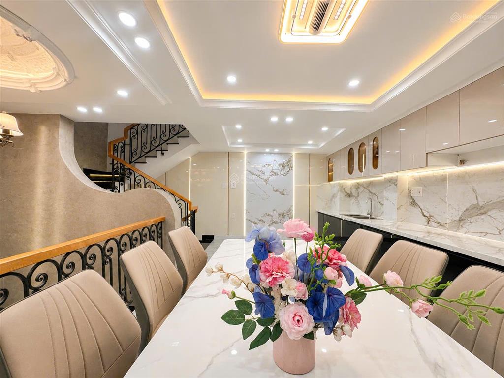 Bán căn villa tân bình, 5 tầng xây mới, gần metro 2, ô tô ngủ trong nhà