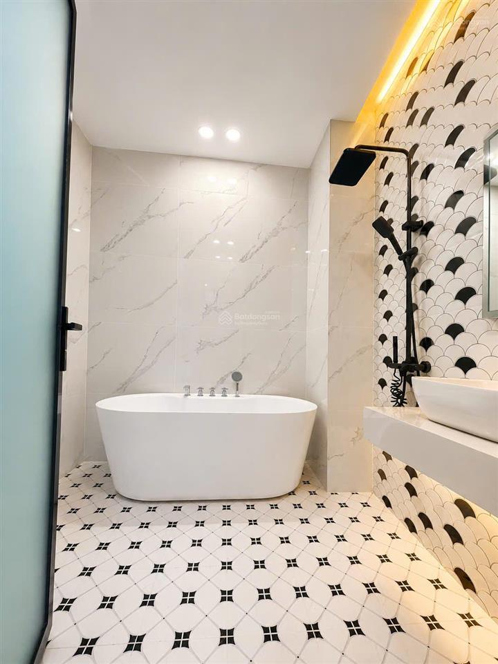Bán căn villa tân bình, 5 tầng xây mới, gần metro 2, ô tô ngủ trong nhà