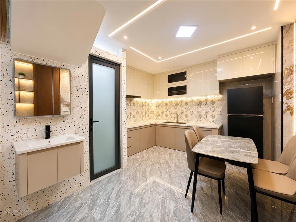 Nhà phố khu metro 2, 4 tầng mới keng, mặt tiền ô tô thông