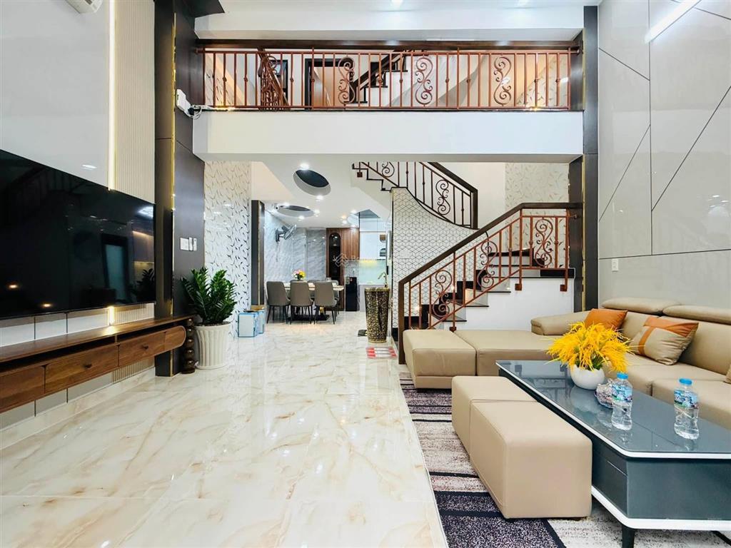 Mặt tiền kinh doanh, 5 tầng xây mới, gần ga t3 mới