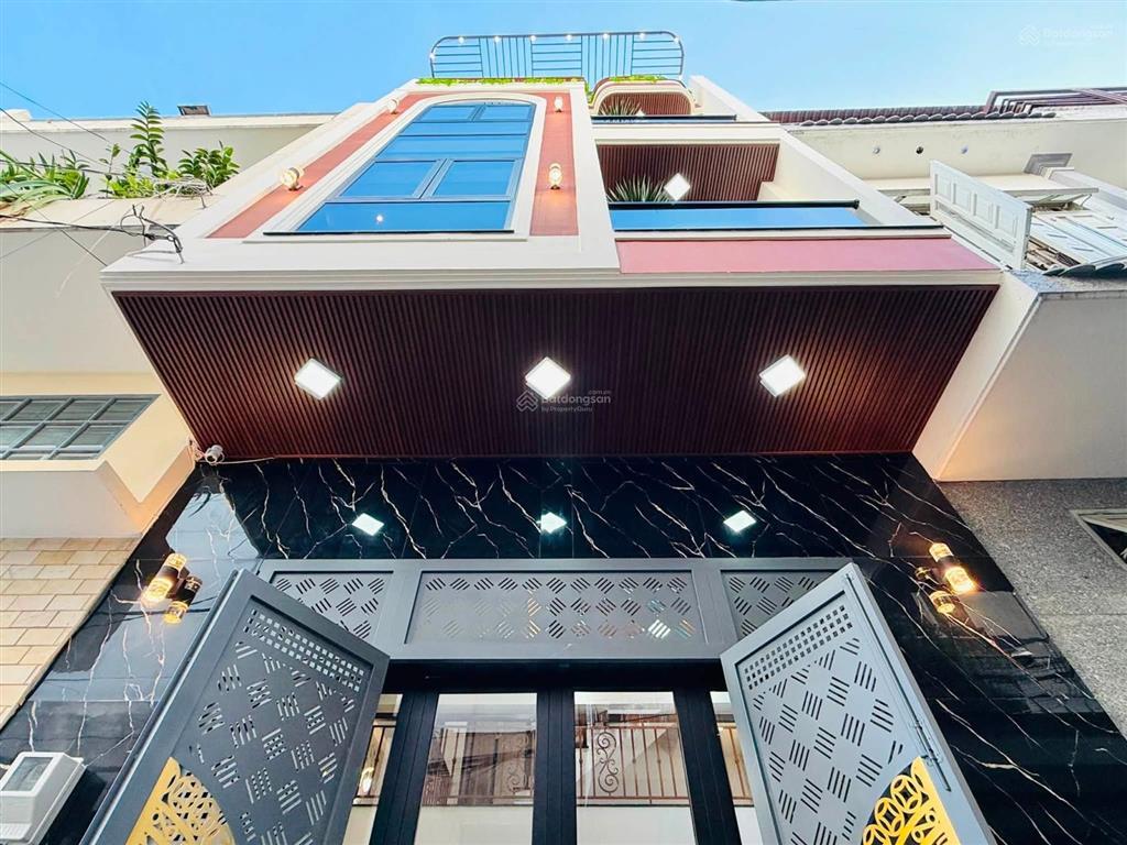 Mặt tiền kinh doanh, 5 tầng xây mới, gần ga t3 mới