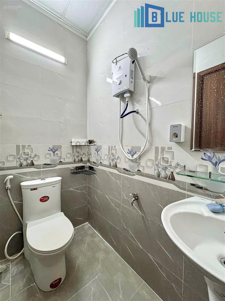 Duplex bếp riêng, full nội thất, gần đại học greenwich cộng hòa