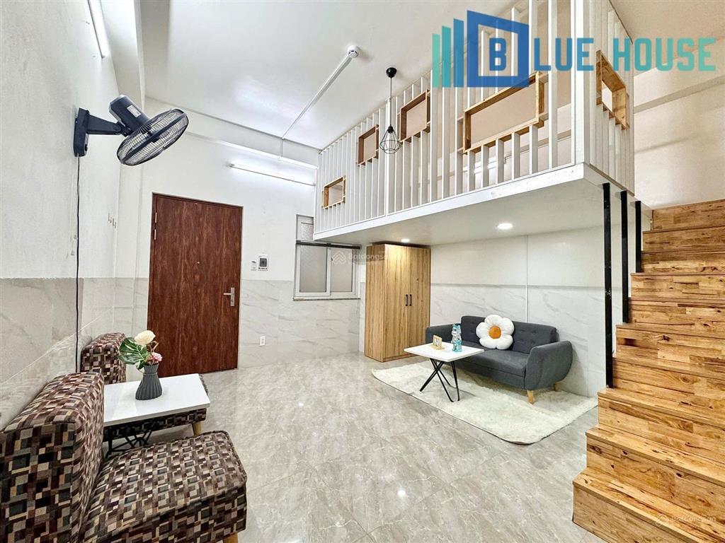 Duplex bếp riêng, full nội thất, gần đại học greenwich cộng hòa