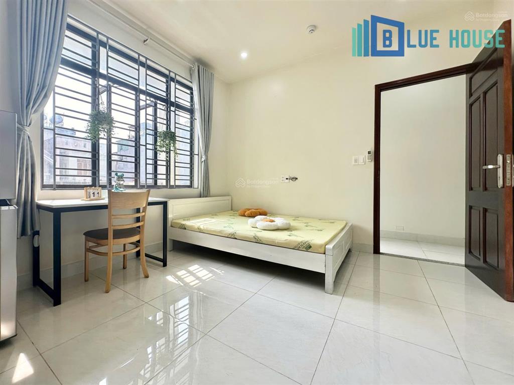 Studio ban công, có thang máy, gần e town cộng hòa