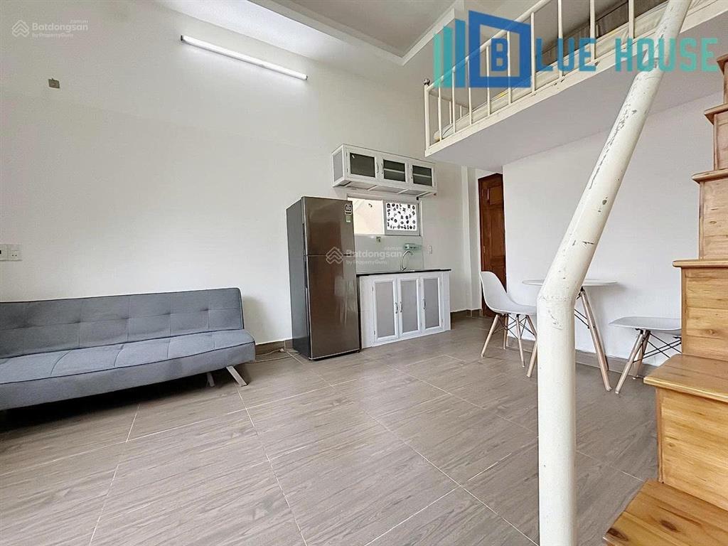 Duplex ban công, máy giặt riêng, gần e town 2
