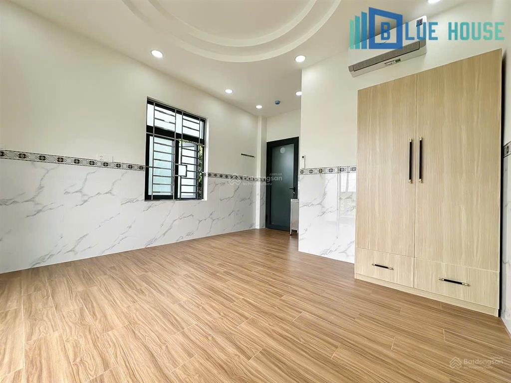 Trọ ban công riêng, thang máy, điện nước theo nhà nước