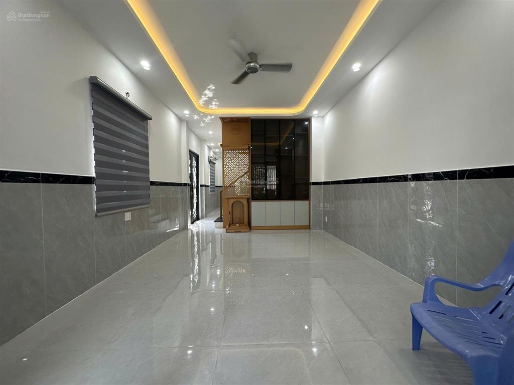 Chủ bán lỗ căn nhà hẻm xe hơi, 2 tầng 45m2 cạnh ga t3 tân bình