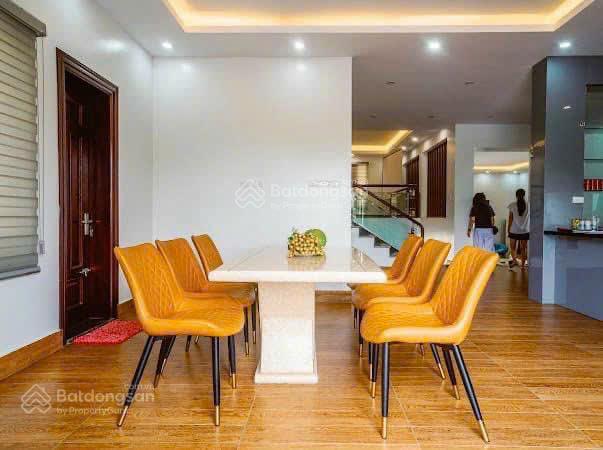 Bán khách sạn 30 phòng, dt 300m² trung tâm bãi cháy khu du lịch sầm uất nhất hạ long