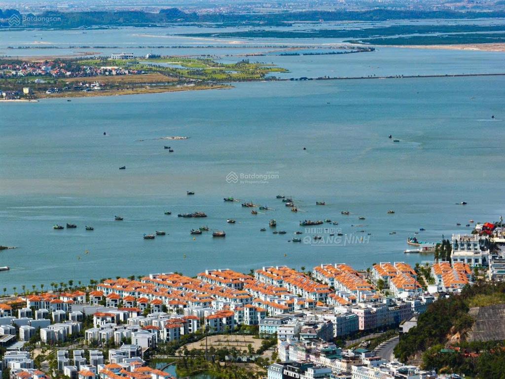 Bán khách sạn 30 phòng, dt 300m² trung tâm bãi cháy khu du lịch sầm uất nhất hạ long