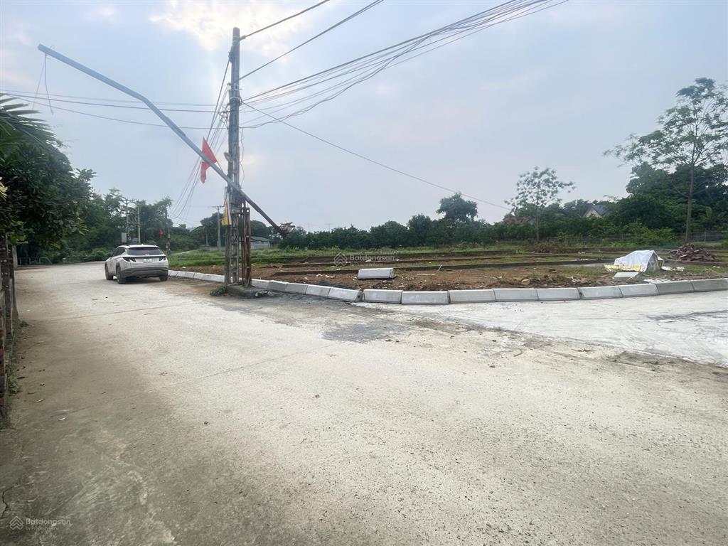 Nhỉnh 1,3 tỷ hàng f0 đang tách sổ 90m full thổ cư