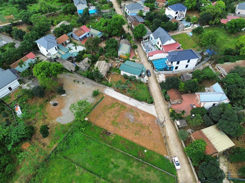 Nhỉnh 1,3 tỷ hàng f0 đang tách sổ 90m full thổ cư