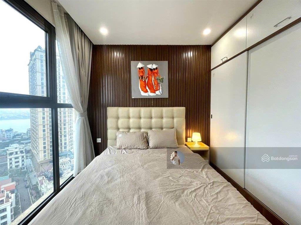Cho thuê căn 3 phòng ngủ view hồ tây có sẵn nội thất giá tốt chung cư d'. el dorado