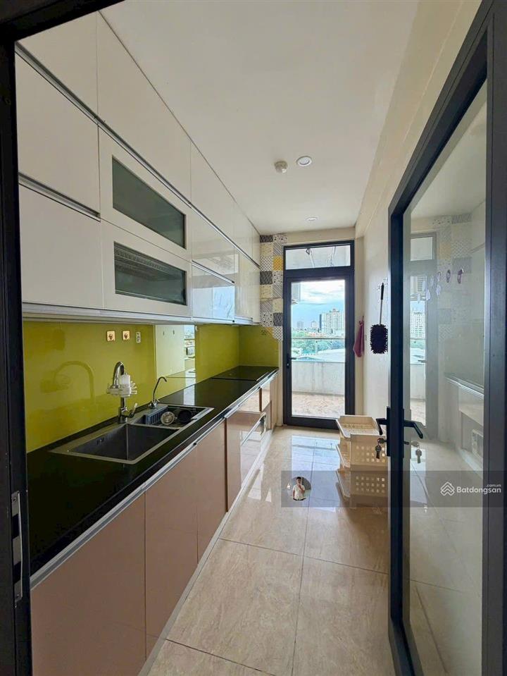 Cho thuê căn 129m2 có sẵn nội thất vào ở được ngay giá 17tr/th