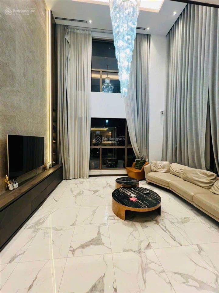 Cho thuê căn hộ nổi bật chung cư starlake tây hồ tây, căn hộ duplex sẵn nội thất có slot ô tô