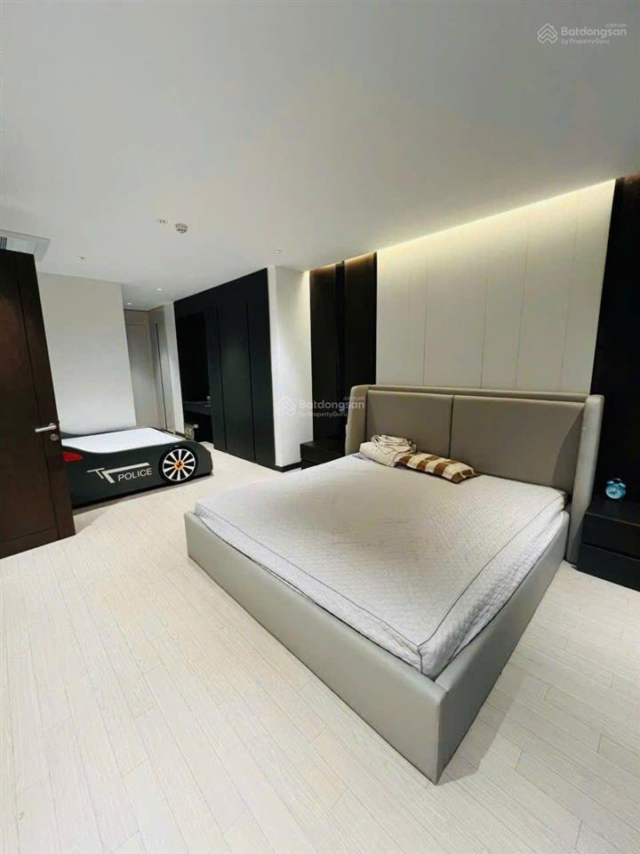 Cho thuê căn hộ nổi bật chung cư starlake tây hồ tây, căn hộ duplex sẵn nội thất có slot ô tô