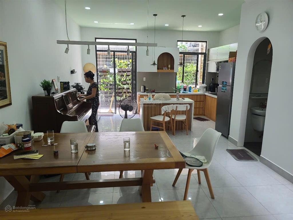 Bán nhà phố valera mizuki có 3 tầng, dt 5x20m2, giá 10 tỷ. đã có sổ, vay bank tự do