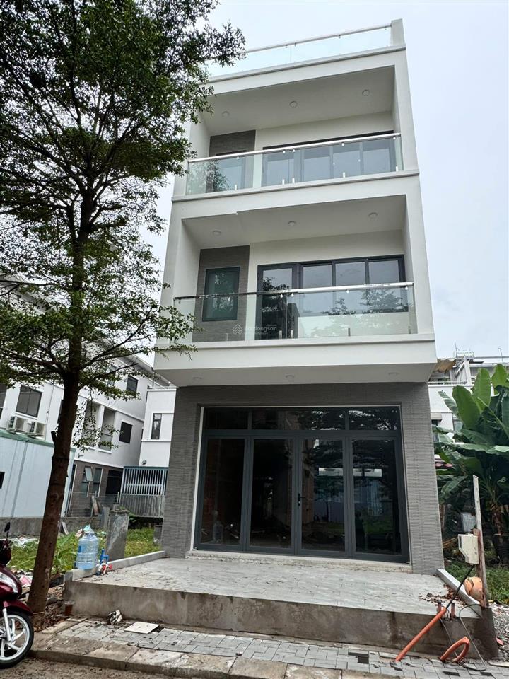 Bán nhanh nhà phố 9tỷ có 3 tầngtum, valora mizuki, dt 5x20m2, nhà thô mặt tiền đường kdc