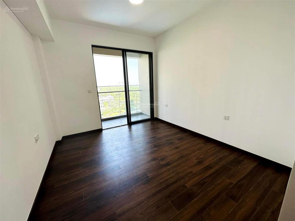 Cho nữ thuê căn studio mp678 mizuki giá 7tr/tháng. dt 30m2 có bếp, wc, ban công