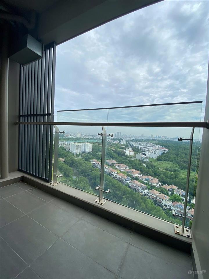 Cho nữ thuê căn studio mp678 mizuki giá 7tr/tháng. dt 30m2 có bếp, wc, ban công