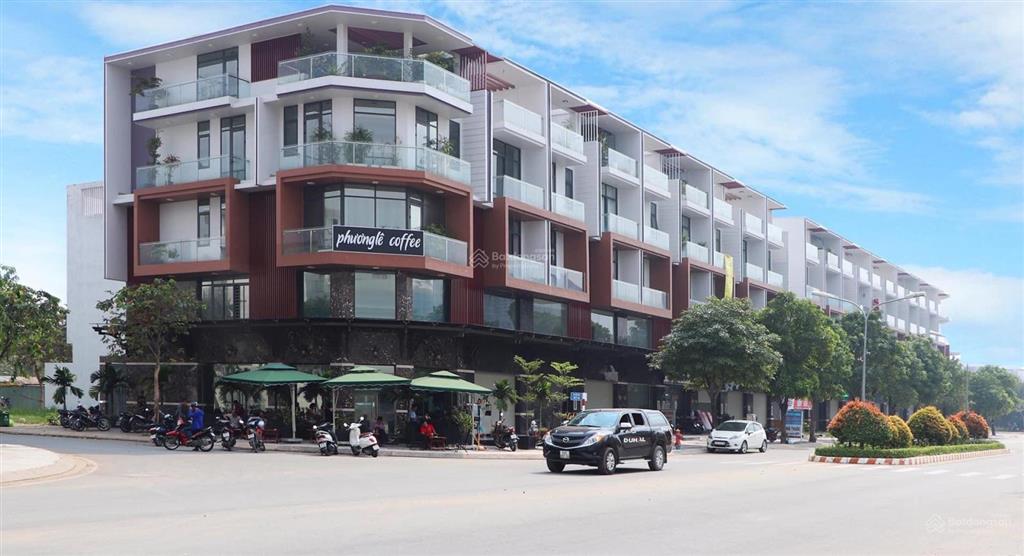 Giá hot cho thuê nhà phố 3 tầng giá 28tr có nội thất cơ bản, dt 5x20m, nhà đẹp.  0965 290 ***