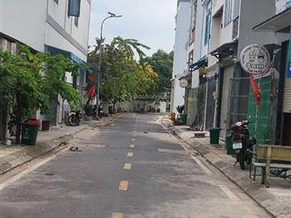 Nhà 3 tầng 4pn, hxh 6m đường quốc lộ 1, bình hưng hòa, bình tân, dt60m2, giá 6.2 tỷ.