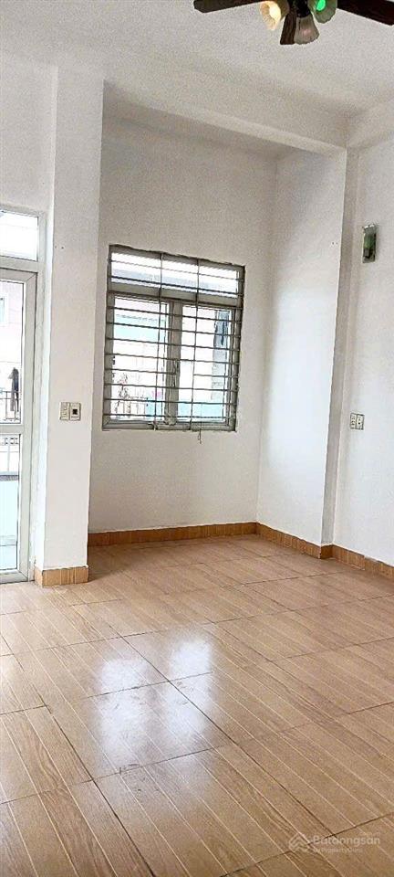 Bán nhà hxt, dt743, dĩ an, dt 124m2, 3 tầng, giá 5.6 tỷ