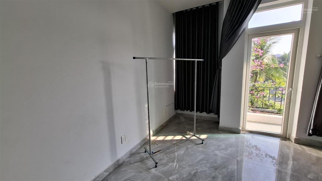 Cho thuê nhà mặt phố trần anh riverside, a410, 7 triệu, đối diện công viên nhỏ nhìn ra trục chính