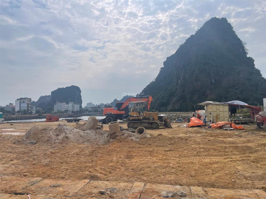 Cắt lỗ sâu lô biệt thự thống nhất mặt biển rẻ hơn thị trường 10 giá