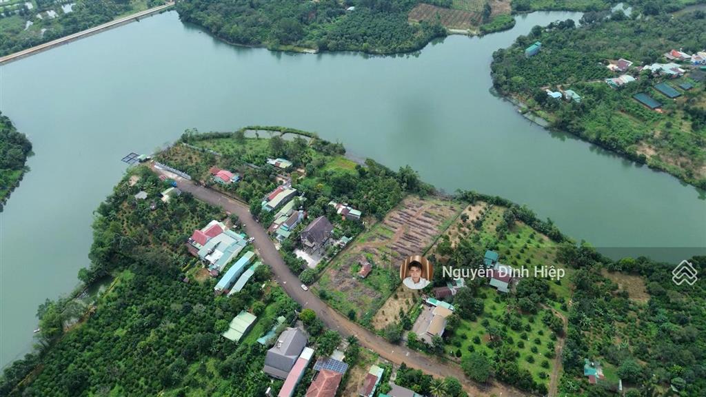 Bán đất 4.100m² có 100m² thổ cư view hồ cực đẹp ngay trung tâm  giá 5.5 tỷ