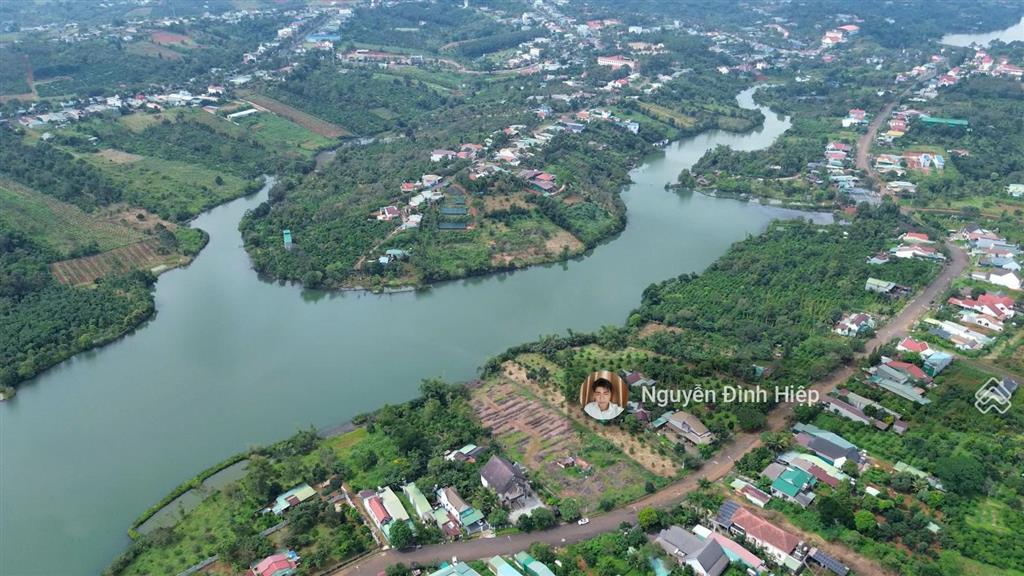 Bán đất 4.100m² có 100m² thổ cư view hồ cực đẹp ngay trung tâm  giá 5.5 tỷ