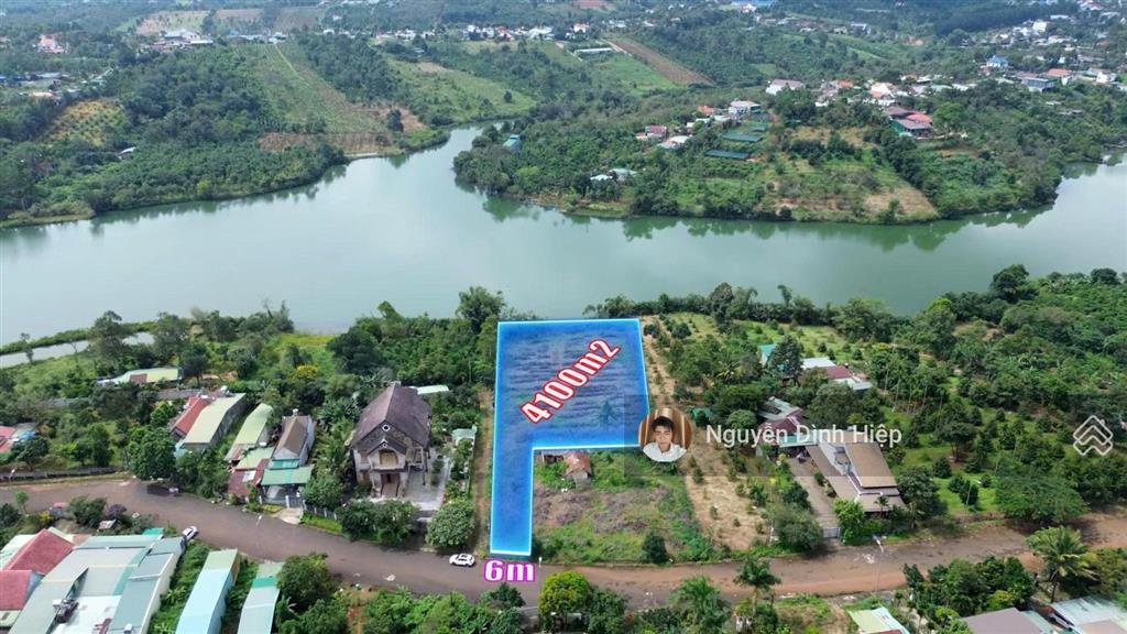 Bán đất 4.100m² có 100m² thổ cư view hồ cực đẹp ngay trung tâm  giá 5.5 tỷ