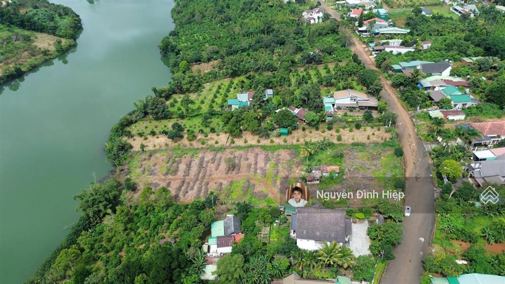 Bán đất 4.100m² có 100m² thổ cư view hồ cực đẹp ngay trung tâm  giá 5.5 tỷ