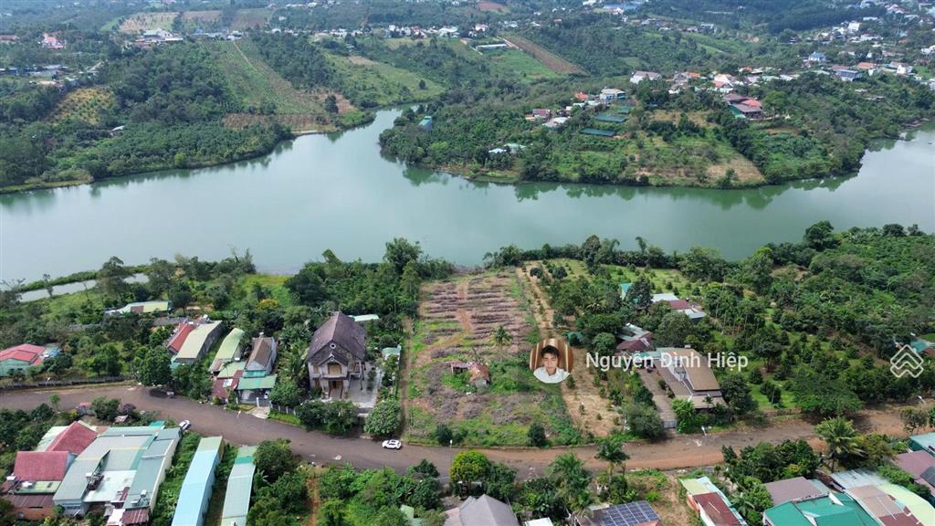Bán đất 4.100m² có 100m² thổ cư view hồ cực đẹp ngay trung tâm  giá 5.5 tỷ