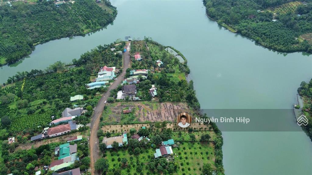 Bán đất 4.100m² có 100m² thổ cư view hồ cực đẹp ngay trung tâm  giá 5.5 tỷ