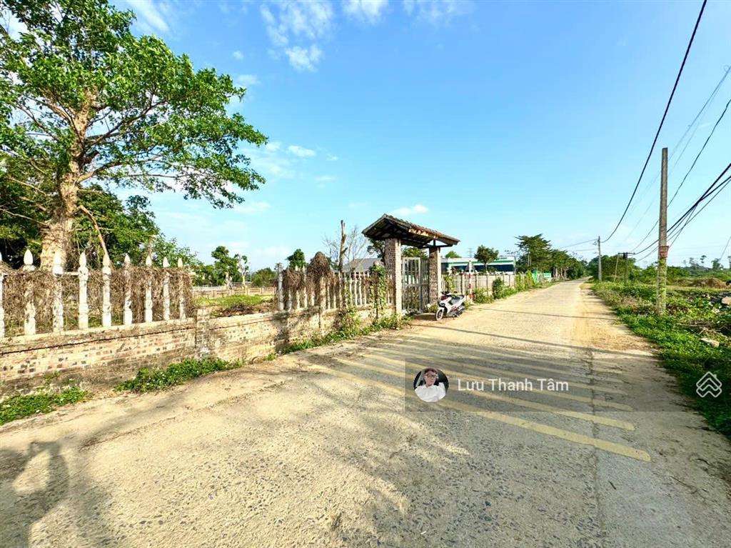 Siêu phẩm nghỉ dưỡng, lô góc 2 mặt tiền, mặt tiền bám đường gần 70m, view hồ ,1322m có 299m thổ cư