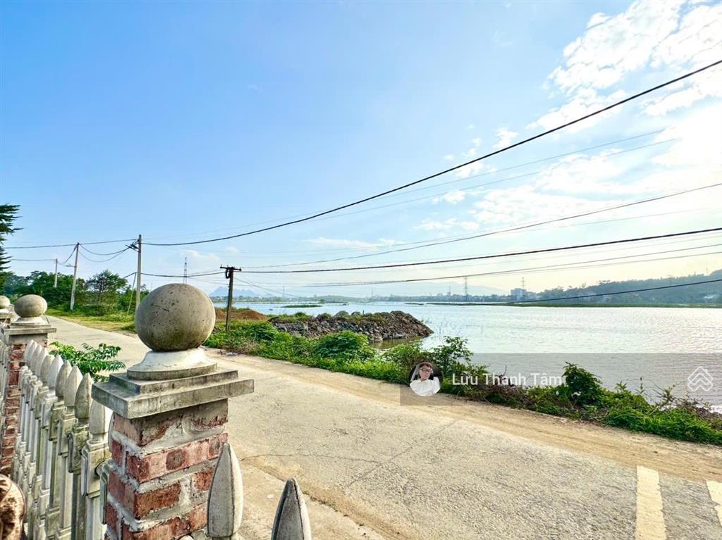 Siêu phẩm nghỉ dưỡng, lô góc 2 mặt tiền, mặt tiền bám đường gần 70m, view hồ ,1322m có 299m thổ cư