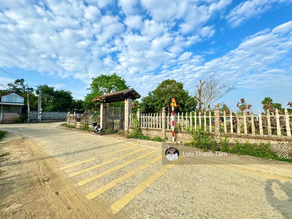 Siêu phẩm nghỉ dưỡng, lô góc 2 mặt tiền, mặt tiền bám đường gần 70m, view hồ ,1322m có 299m thổ cư