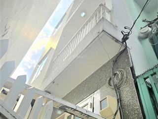 Bán nhà quận 4 khu 20 thước nhà đẹp 3 tầng, ngang 5m