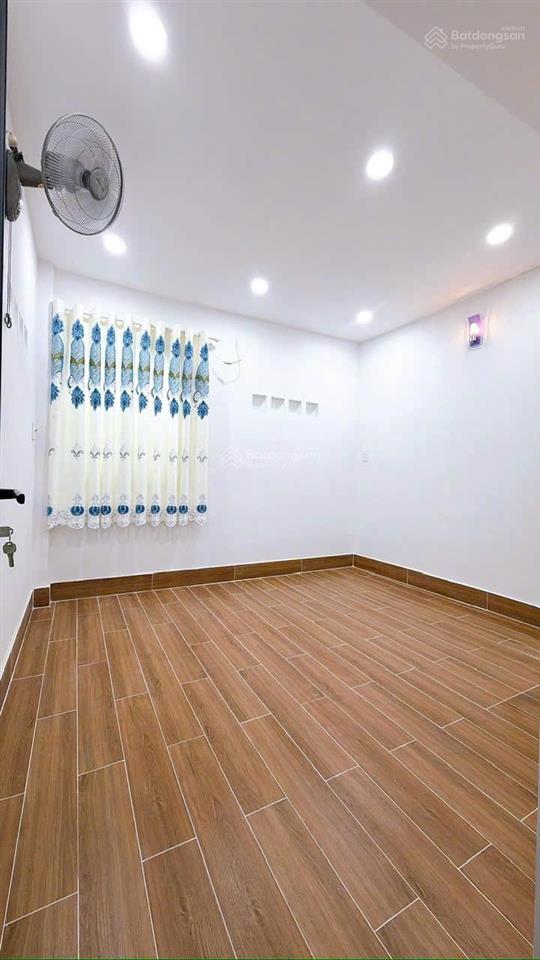 Nhà bán quận 4 sd 200m2 4p3wc phường xóm chiếu, tp.hcm trung tâm q4,