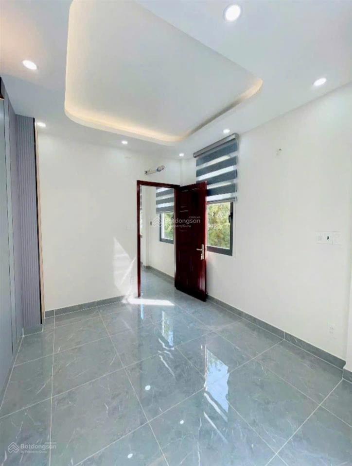 Bán nhà mới hẻm 1 sẹt tôn đản quận 4 f8 32m2  4 tầng