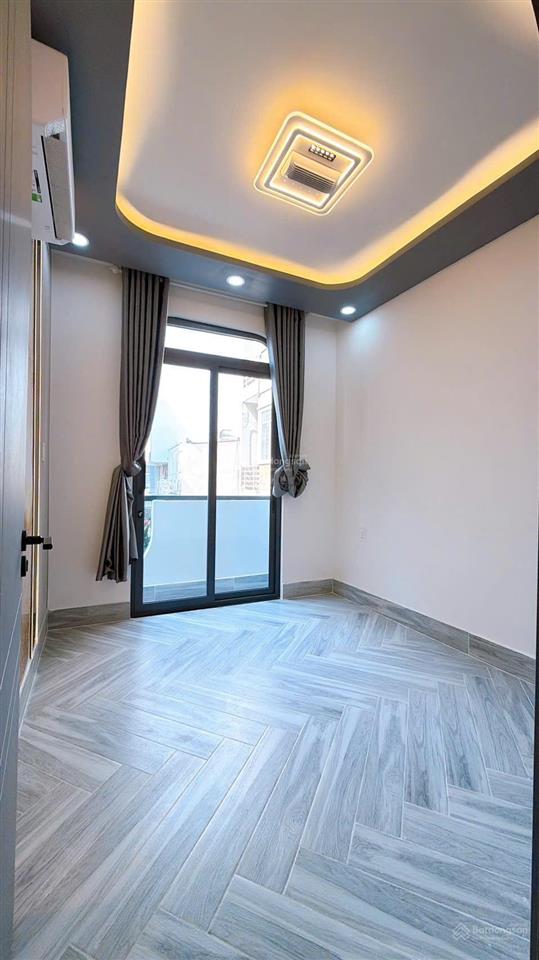 Bán nhà mới q4 kdc hh  khu đường số q4 đường rộng 8m bao 2 chiếc taxi 7 chổ ra vào