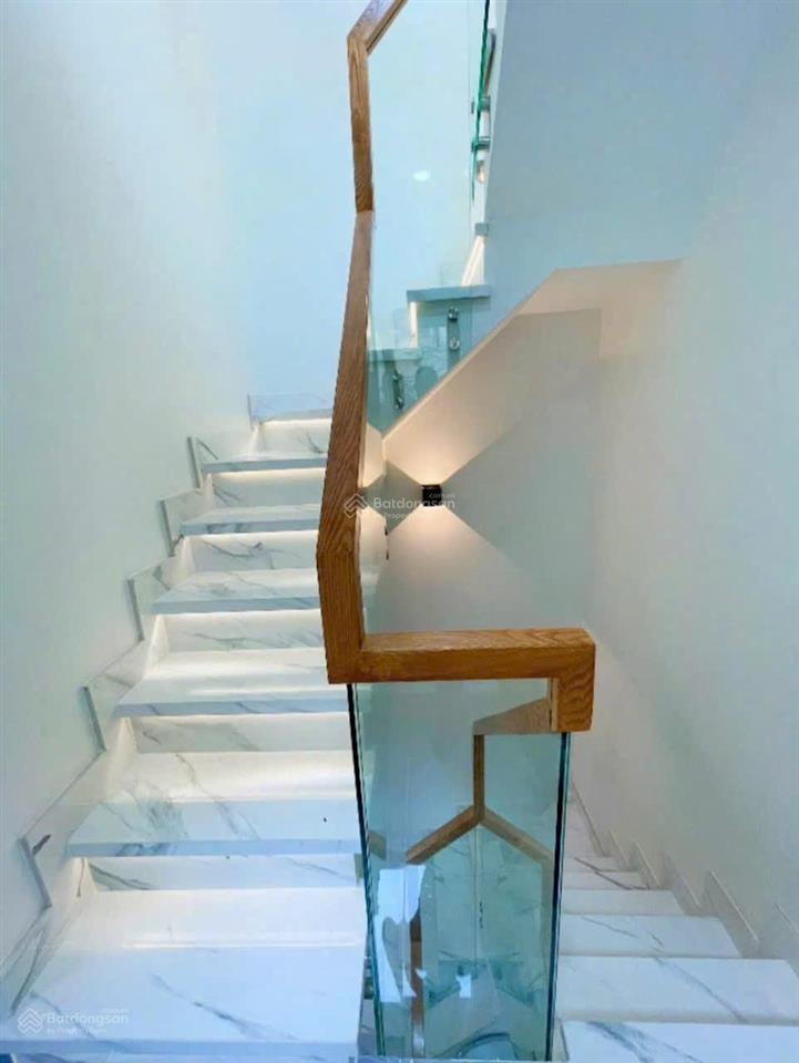 Bán nhà q4 nhà còn mới 5 tầng kdc hh hẻm 4m đoàn văn bơ, p.10, q.4