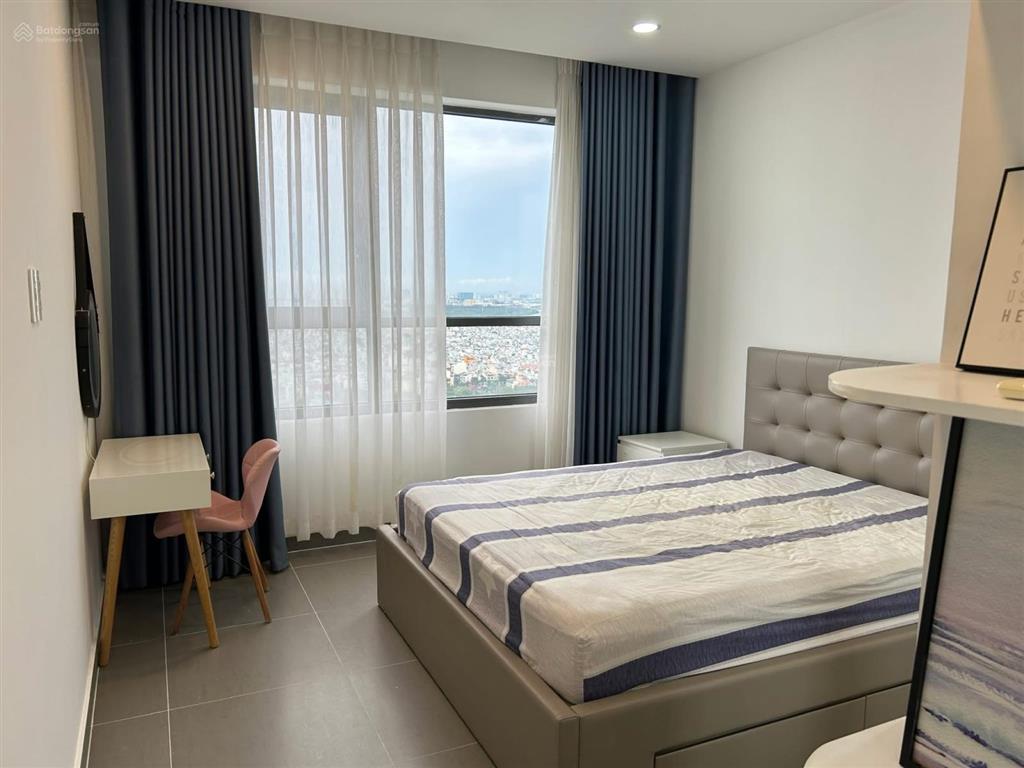 Bán căn hộ gold view q4, 130m2 7 tỷ 500  0938 808 ***