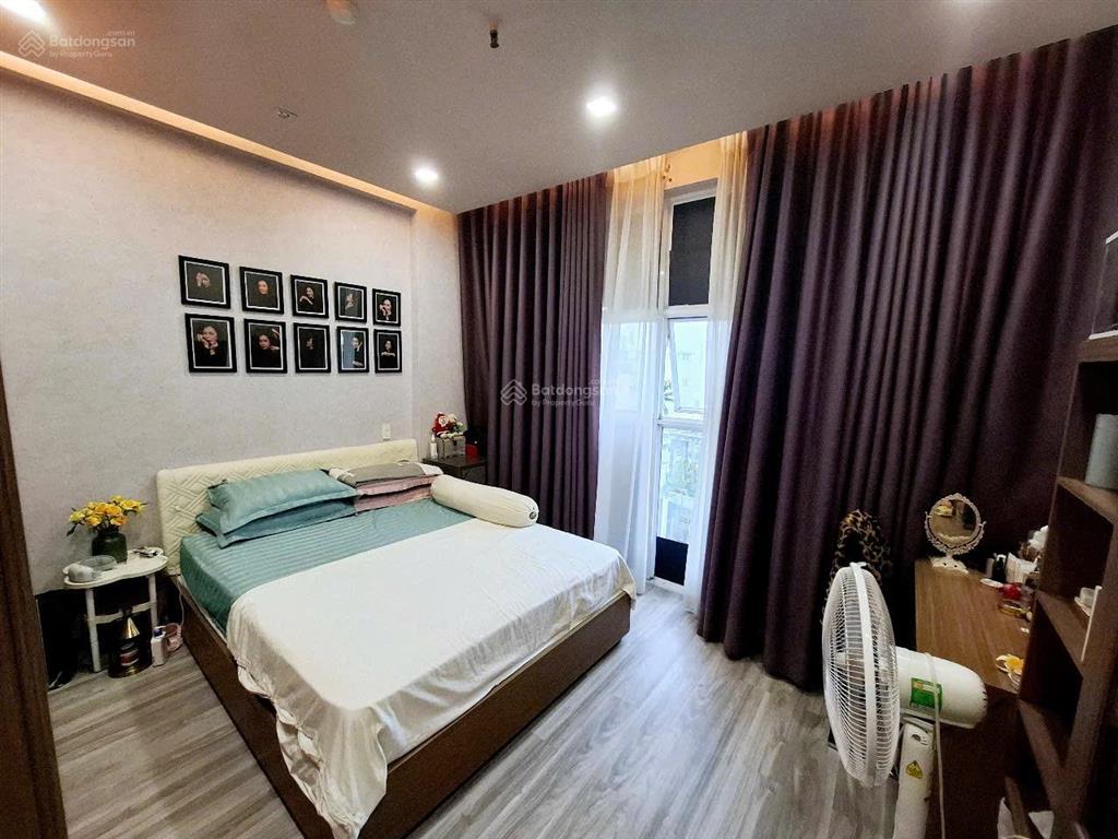 Bán căn hộ khánh hội 3 q4, giá 5t300 76m2 view sông