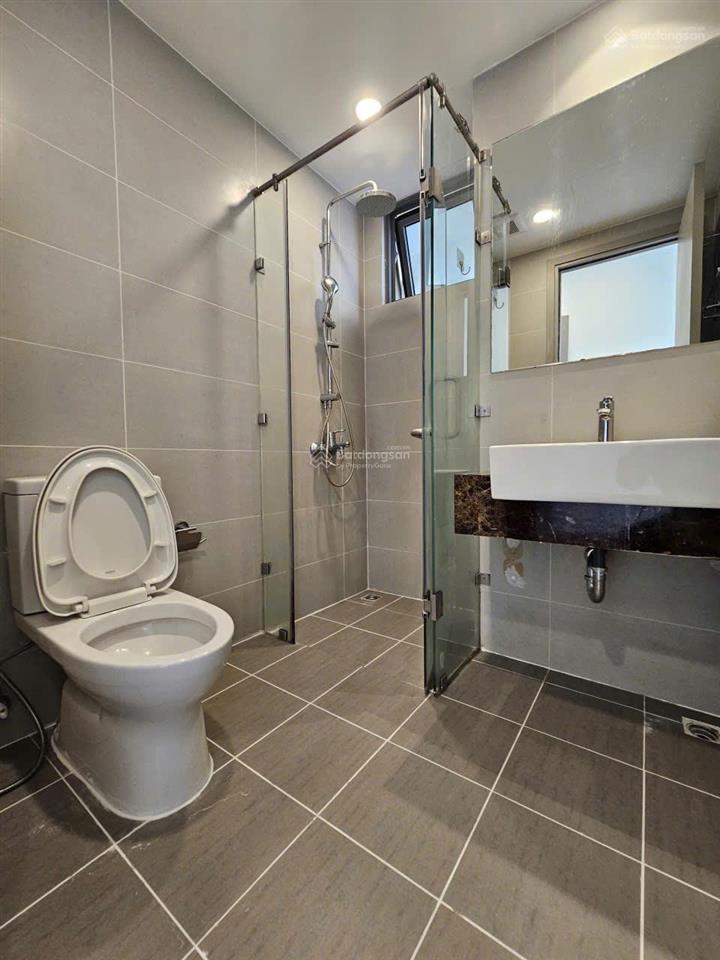 Cho thuê chung cư the gold view quận 4, 80m2, 18 triệu full nội thất