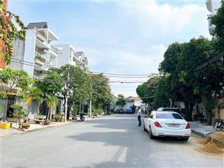 Bán nhà hẻm vip rộng 20m tân sơn nhì , tân phú  dt  8x21m  2 lầu sân thượng  giá  24tỷ tl