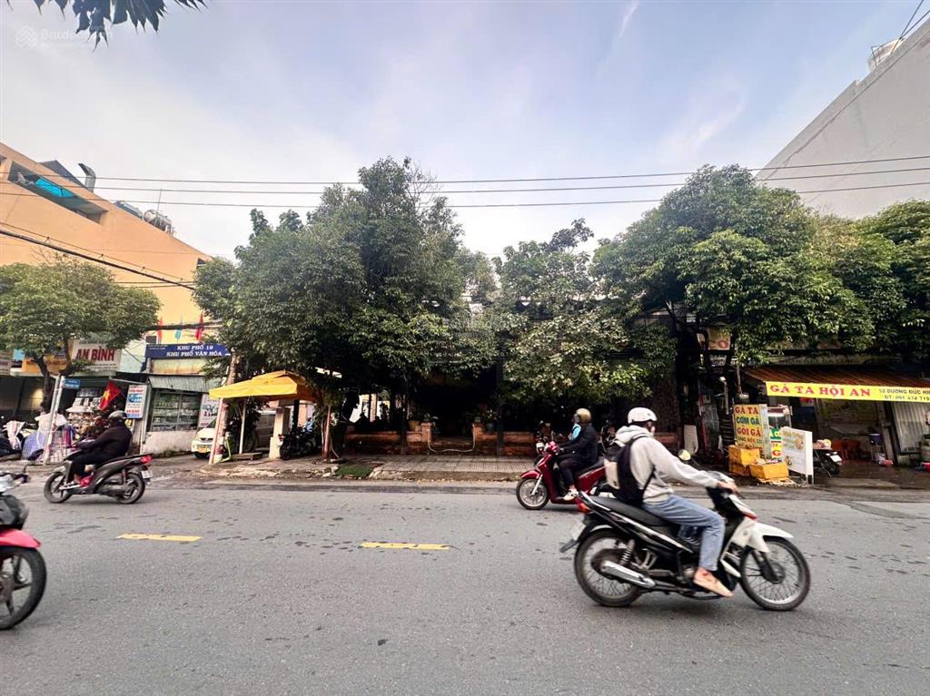 Bán nhà góc 2mtkd dương đức hiền ( gần lê trọng tấn ) dt  16x18m  cấp 4  gía  37 tỷ