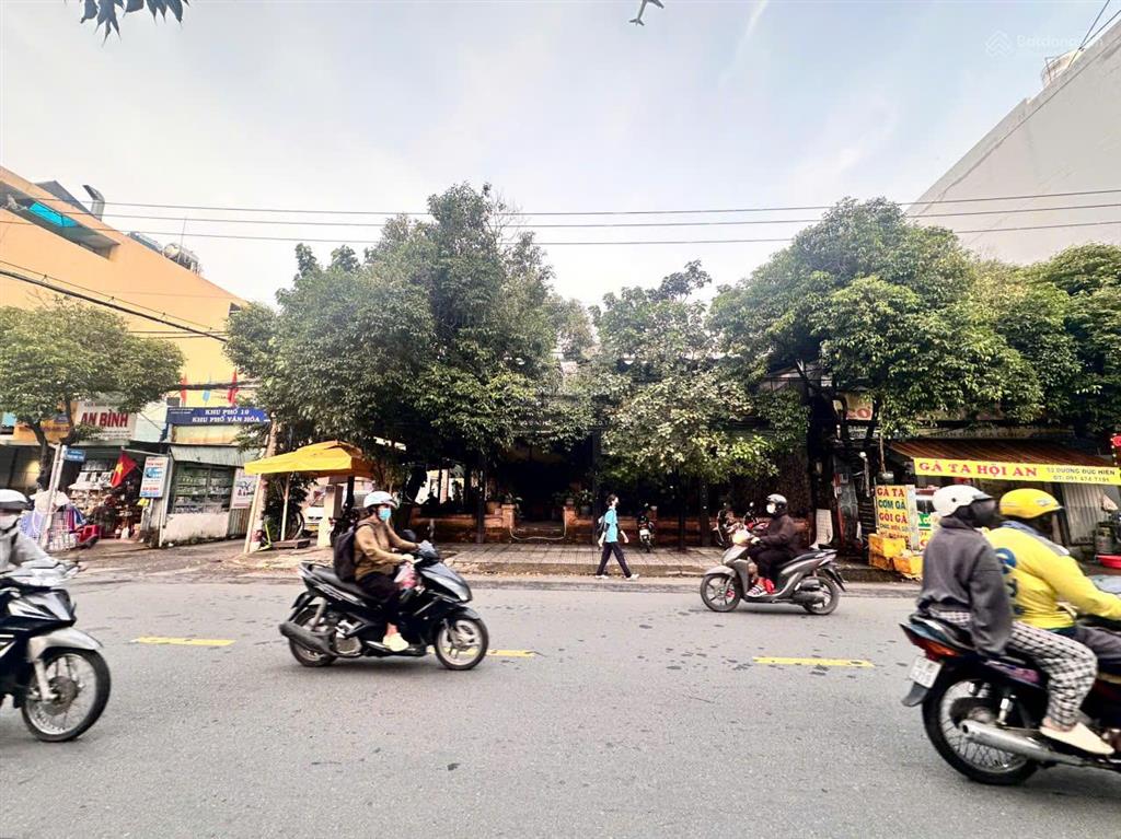 Bán nhà góc 2mtkd dương đức hiền ( gần lê trọng tấn ) dt  16x18m  cấp 4  gía  37 tỷ