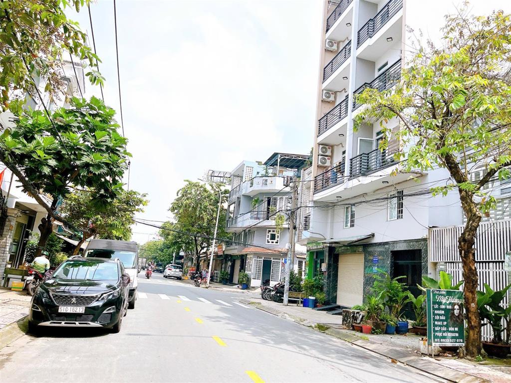 Chdv mt 18 nguyễn ngọc nhựt ( ngay tân hương ) dt  8x18.75m  lửng 4 lầu st thang máy  giá  30tỷ